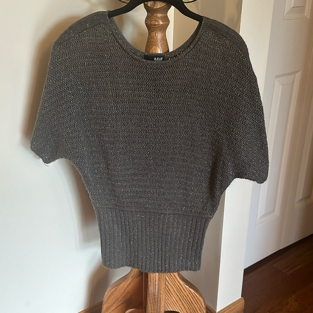 a.n.a Short Sleeve Knit Sweater in Charcoal Gray